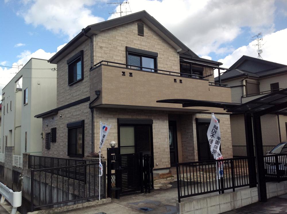 Local appearance photo. South-facing balcony!