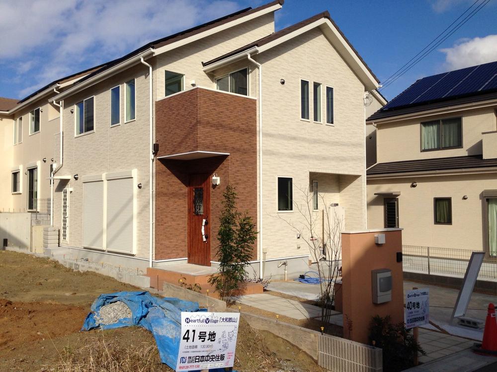 Local photos, including front road. Local (12 May 2013) Shooting