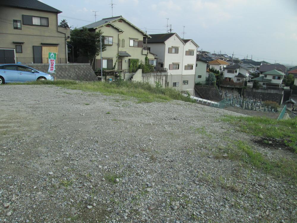 Local land photo. Spacious grounds where you can enjoy gardening and BBQ