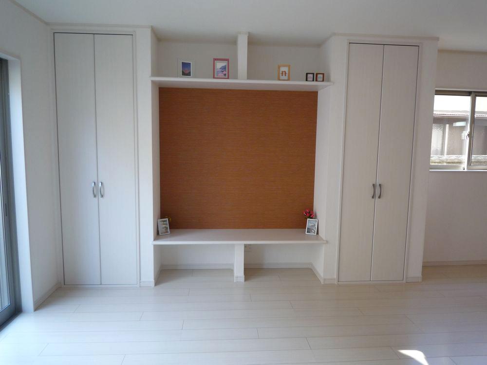 Receipt.  ■ There is also a wealth of storage space in the living room!  ■ 