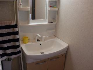 Wash basin, toilet. Indoor (September 2013) Shooting