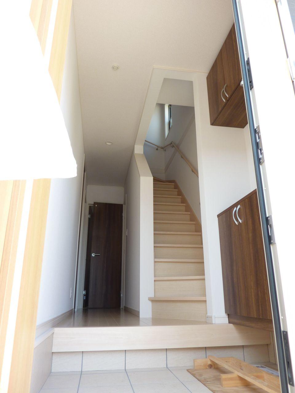 Entrance. Indoor (11 May 2013) Shooting