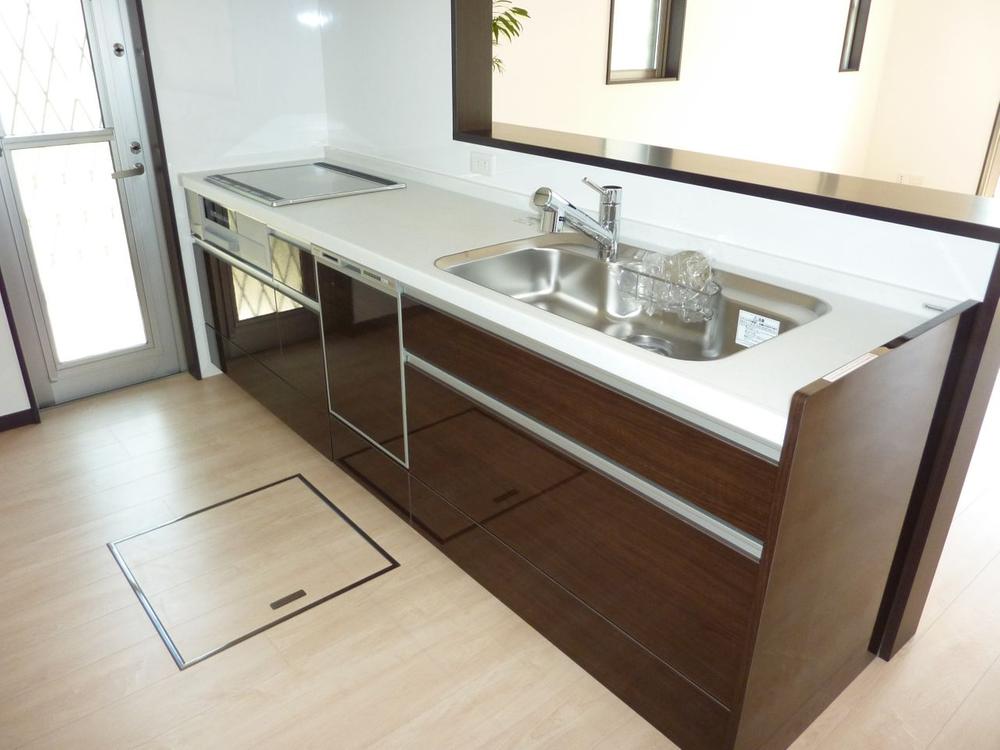 Kitchen. Local (August 2013) Shooting