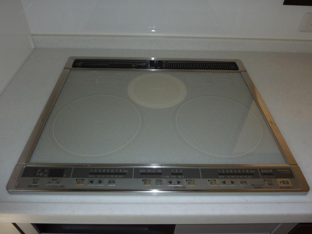 Kitchen. Local (August 2013) shooting shadow