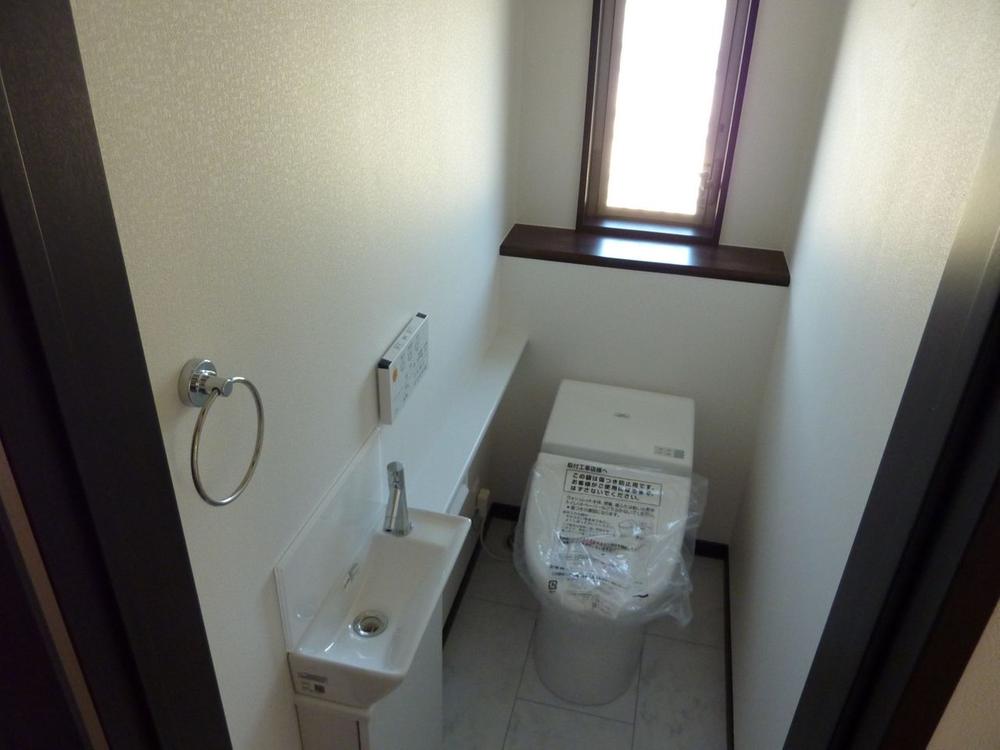 Toilet. Local (August 2013) Shooting