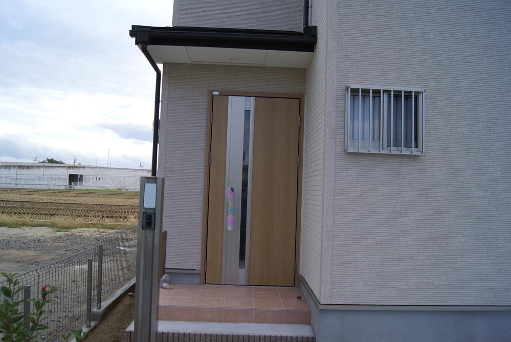 Entrance. Since the easy-to-use form where you use every day, Nice point