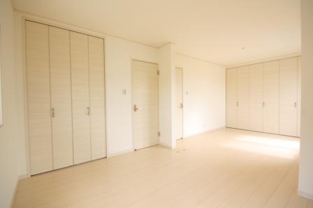 Other. No. 3 place Western style room According to the children's growth, It is nice to be able to be partitioned into between the two! 