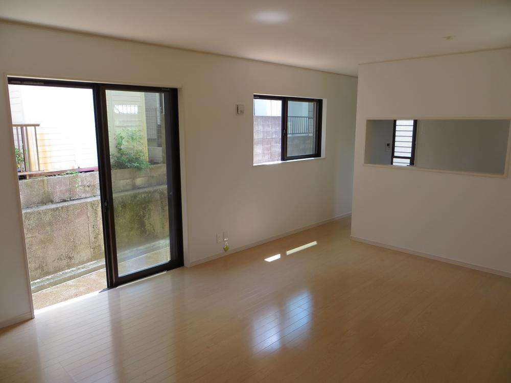 Living. Moments of family gatherings in the living room, which was stuck in the open feeling and daylighting