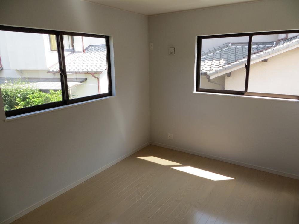 Non-living room. Same specifications