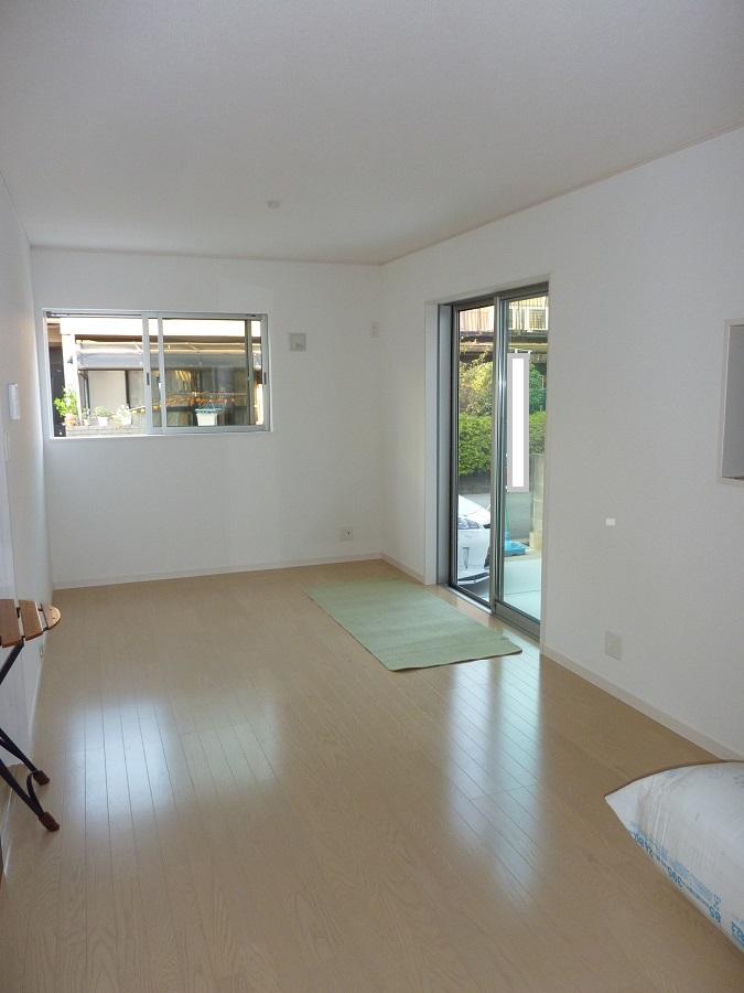 Same specifications photos (living)