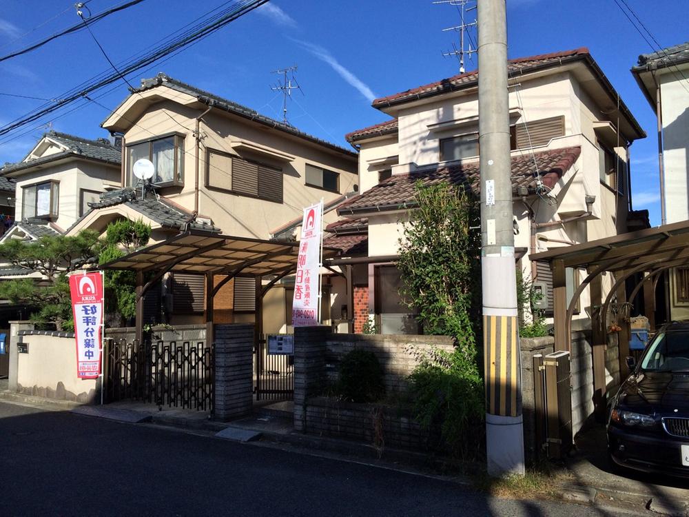 Local appearance photo. Bright house with plenty of sunshine