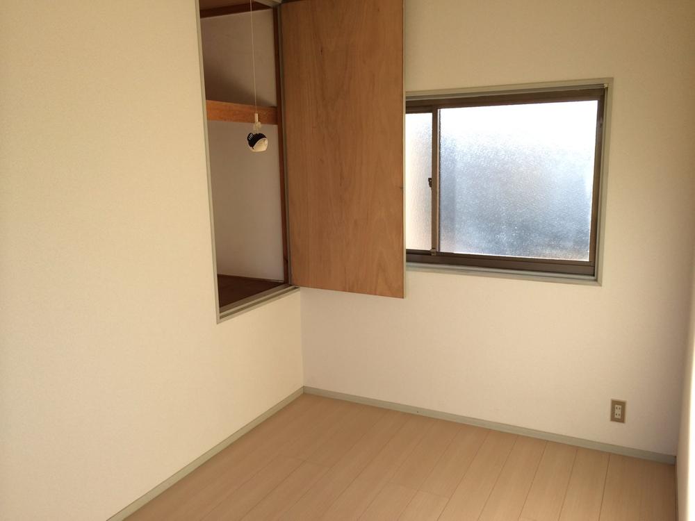 Other introspection. Western style room