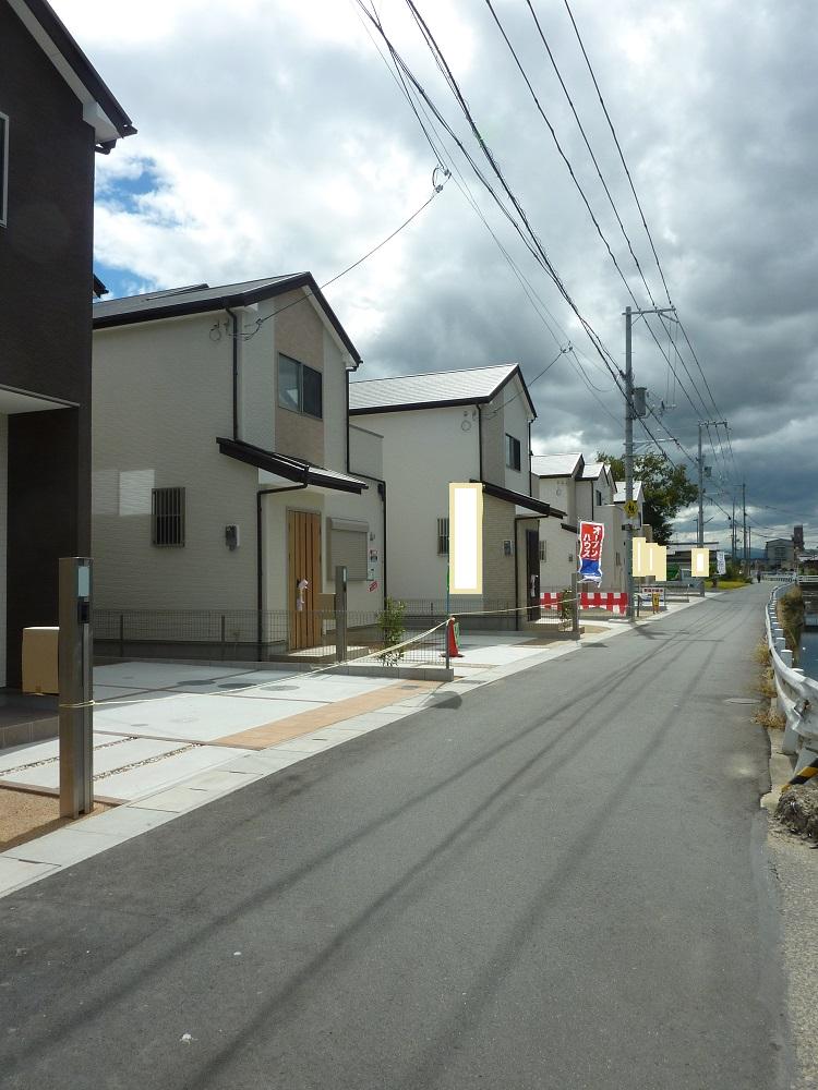 Local photos, including front road. Please feel free to contact us during the preview (^^) / 