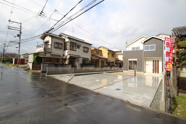 Local photos, including front road. Indoor (11 May 2013) Shooting