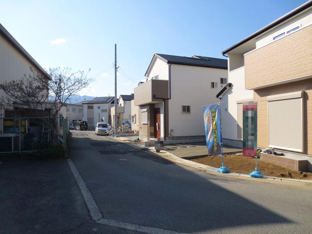 Local photos, including front road.  ■ Located on the front road width about 5m!  ■ 