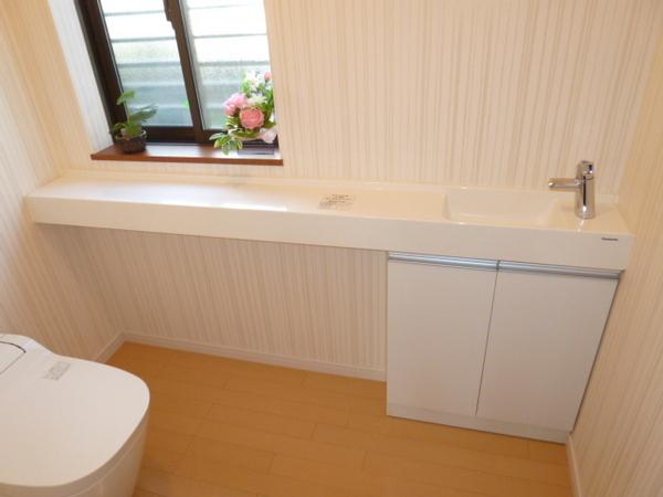 Toilet. Indoor (11 May 2013) Shooting