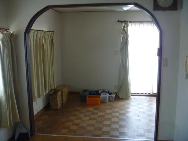 Living. Living from dining, And it is one of the conductors of the Japanese-style charm