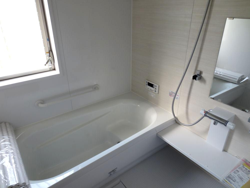 Bathroom.  ■ Bathroom 1 pyeong size automatic hot water beam, Add-fired function, Bathroom is equipped with heating dryer ■   ■ Tub (No. 2 locations) ■ 