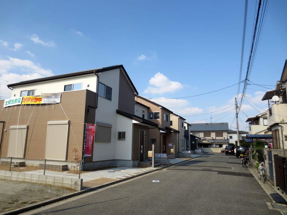 Local photos, including front road.  ■ Located on the front road spacious than 6m!  ■ 