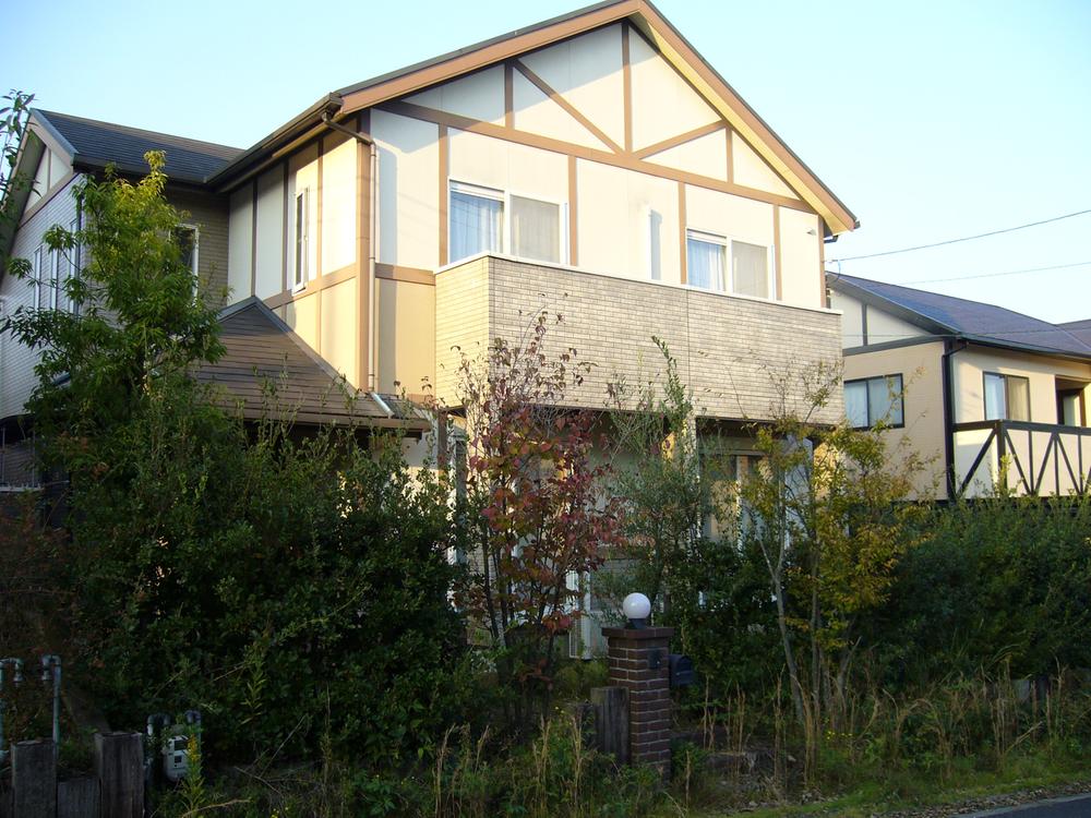 Local appearance photo. Local (11 May 2013) Shooting