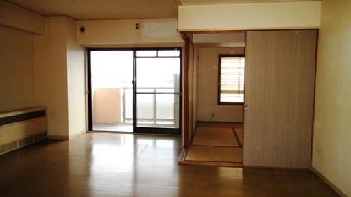 Living. Room (August 2012) shooting