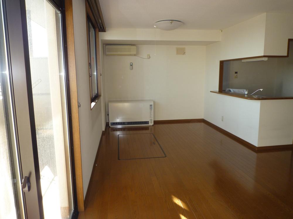 Living. Living-dining