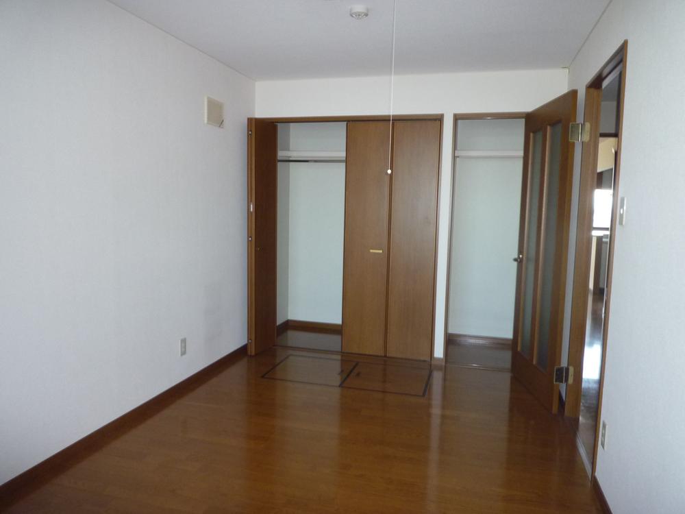 Other introspection. Western style room