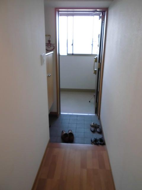 Entrance. Local (July 2013) Shooting