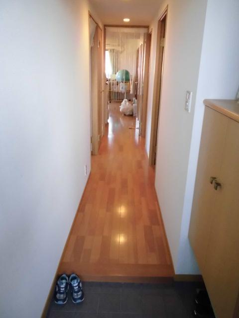 Entrance. Local (July 2013) Shooting