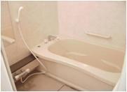 Bath. Hitotsubo bus of reheating hot water supply