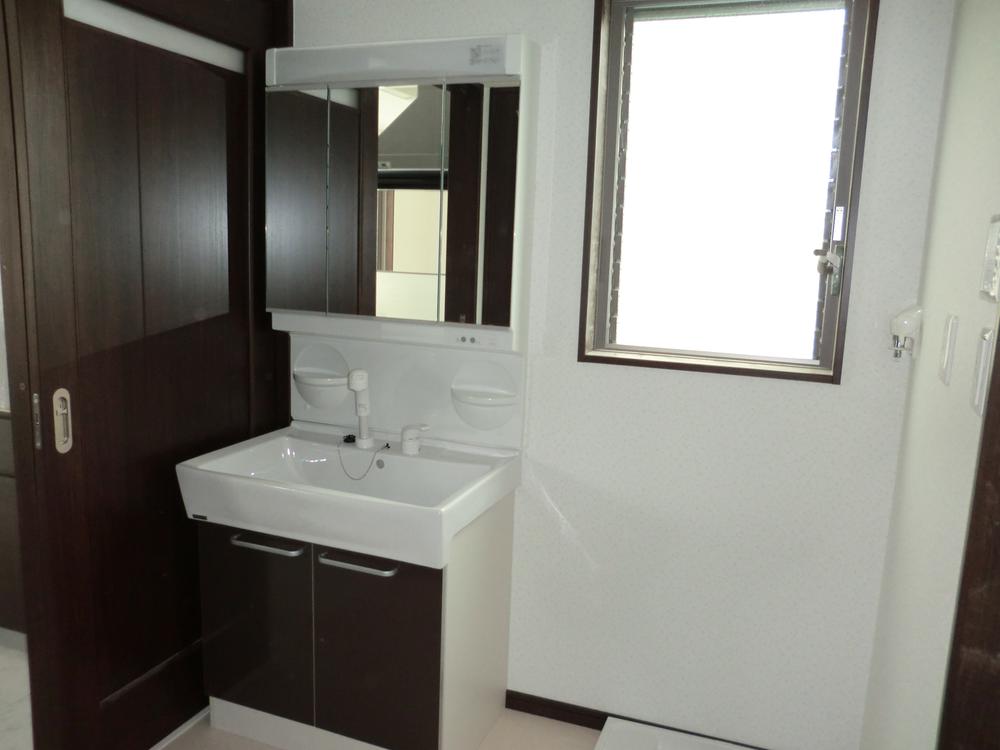 Wash basin, toilet. FY2013 Shooting