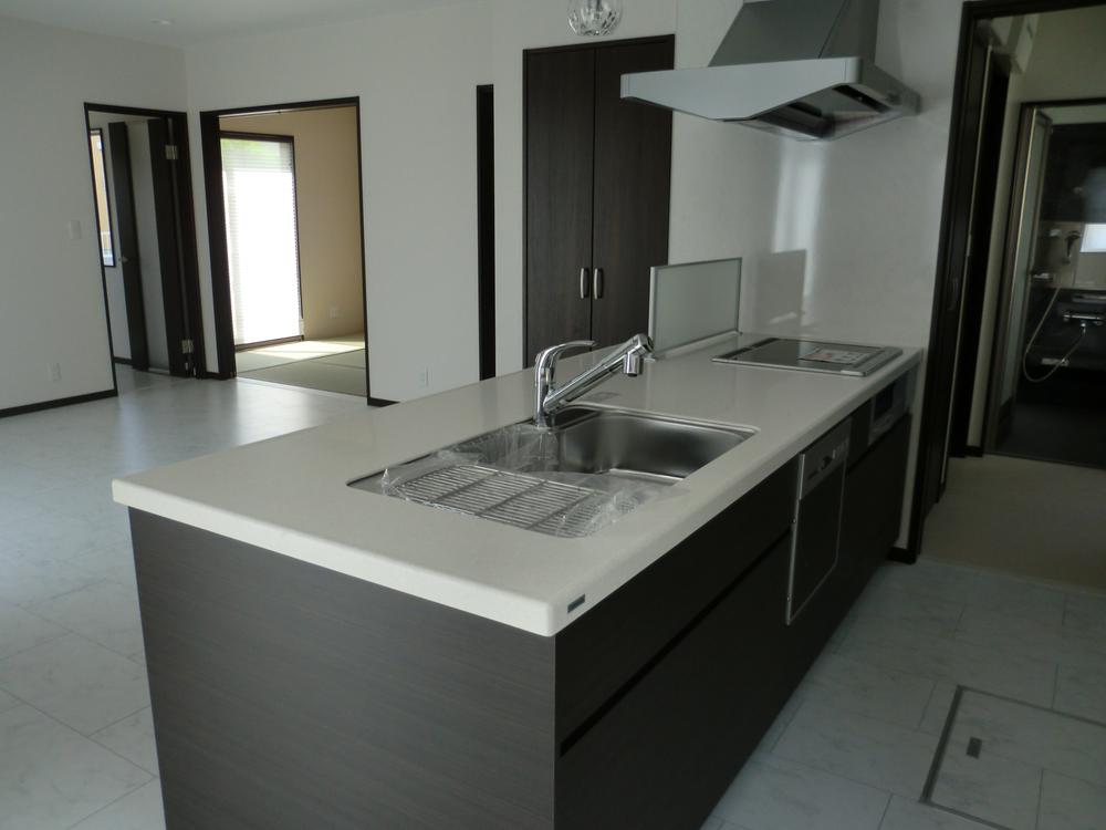 Kitchen. Room (May 2013) Shooting