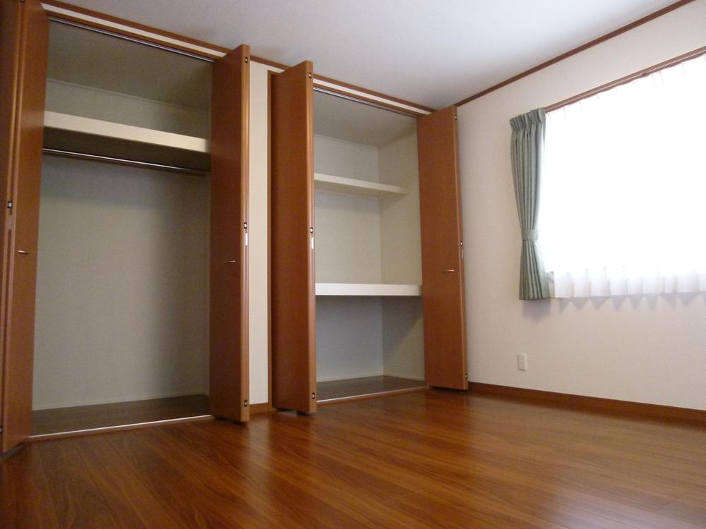 Non-living room. Sunny Western-style