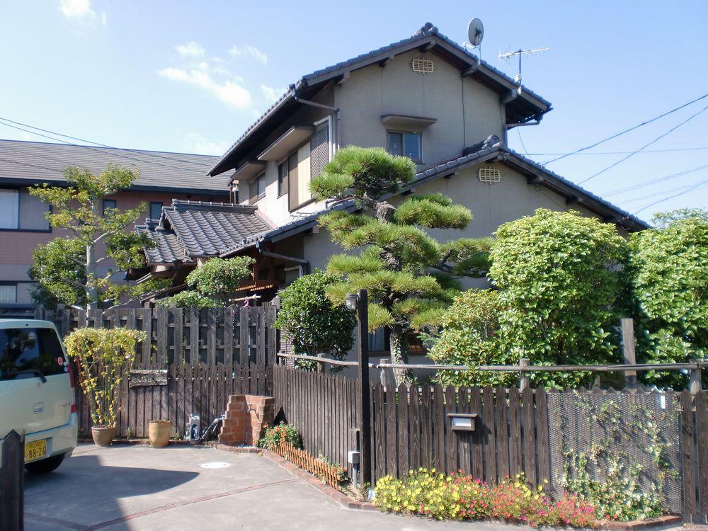 Local appearance photo. Local (10 May 2013) Shooting