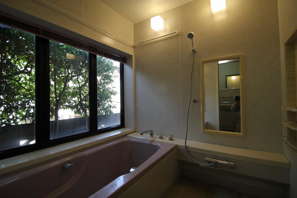 Bathroom. Indoor (March 2013) Shooting