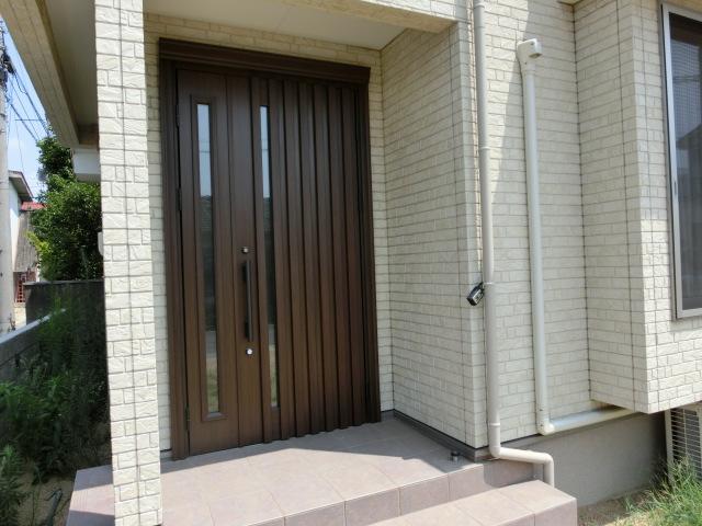 Entrance. Local (September 2013) Shooting