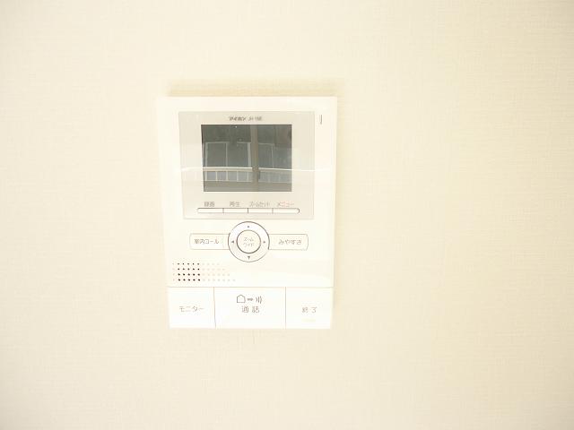 Security. ※ The image is that of another room.