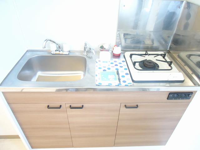 Kitchen. ※ The image is that of another room.