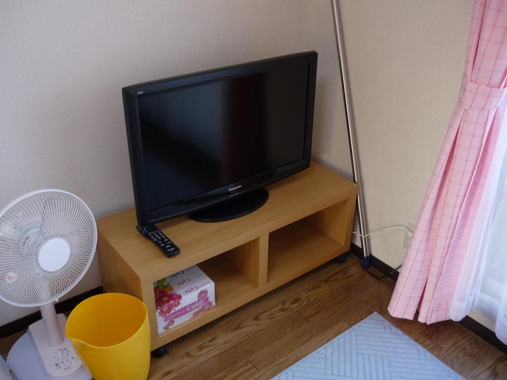 Living and room. Each home with Desu