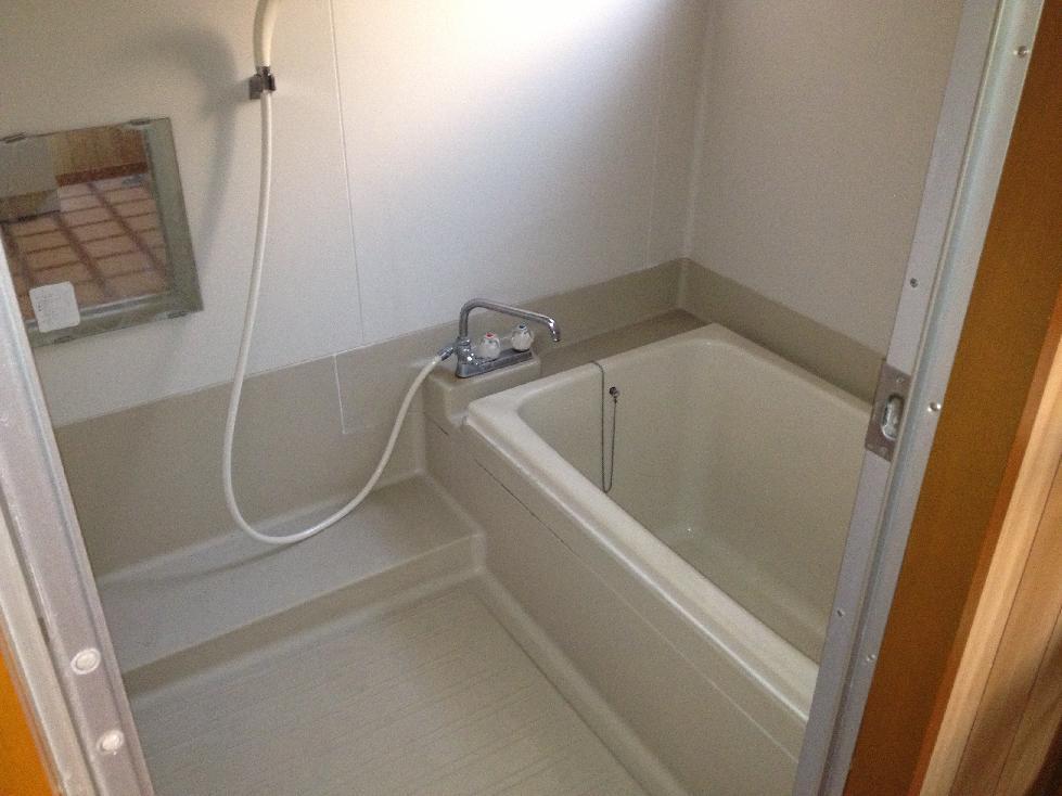 Bathroom. Indoor (March 2013) Shooting