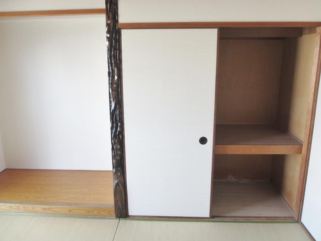 Receipt. Because during the renovation it will be to reform before the room photo