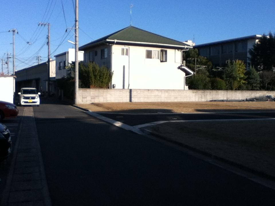 Local photos, including front road. Local (11 May 2013) Shooting