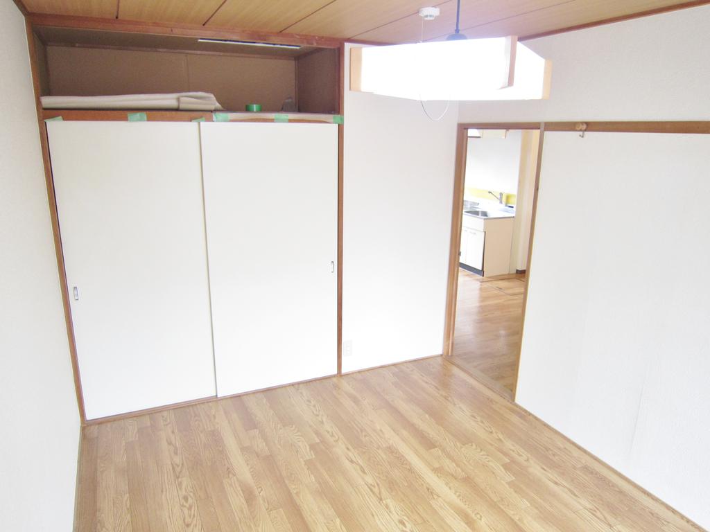 Living and room. (O⌒∇⌒o) storage and plenty