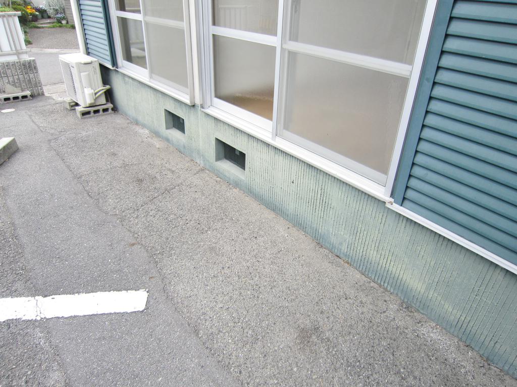 Parking lot. (O⌒∇⌒o) (o⌒∇⌒o)