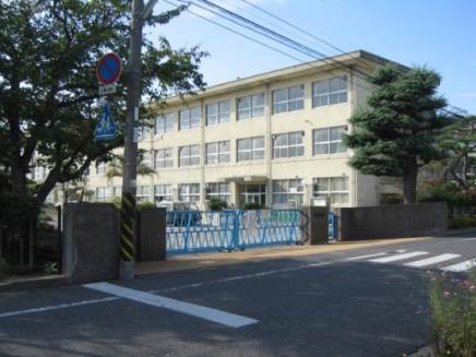 Primary school. 869m to Kurashiki City Hall Elementary School Nakasu elementary school (elementary school)