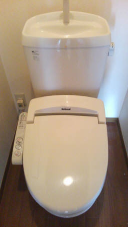 Toilet. ※ It includes photos of the same property by room. Please reference.
