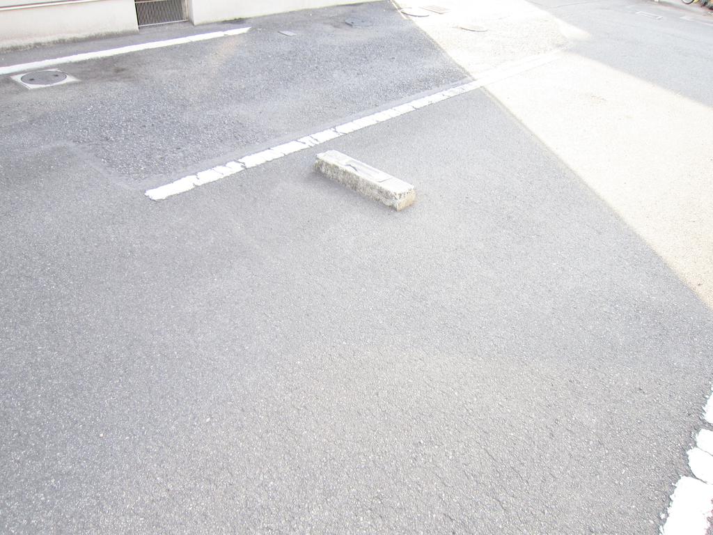 Parking lot. (O⌒∇⌒o) (o⌒∇⌒o)