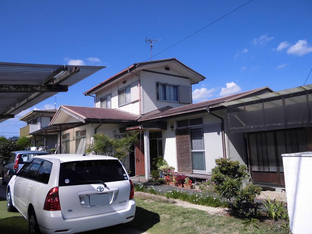 Local appearance photo