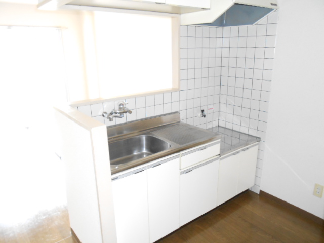 Kitchen. Gas stove can be installed!