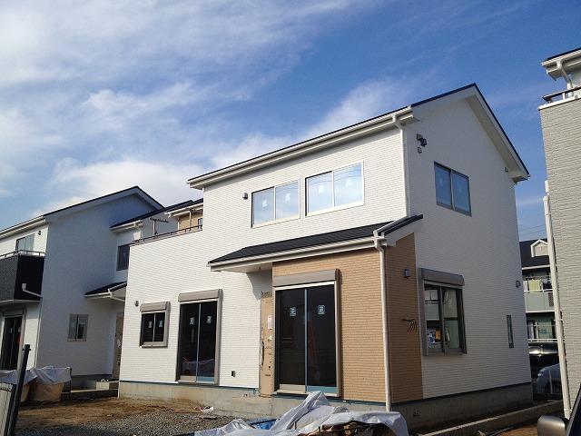 Local appearance photo. Building 2